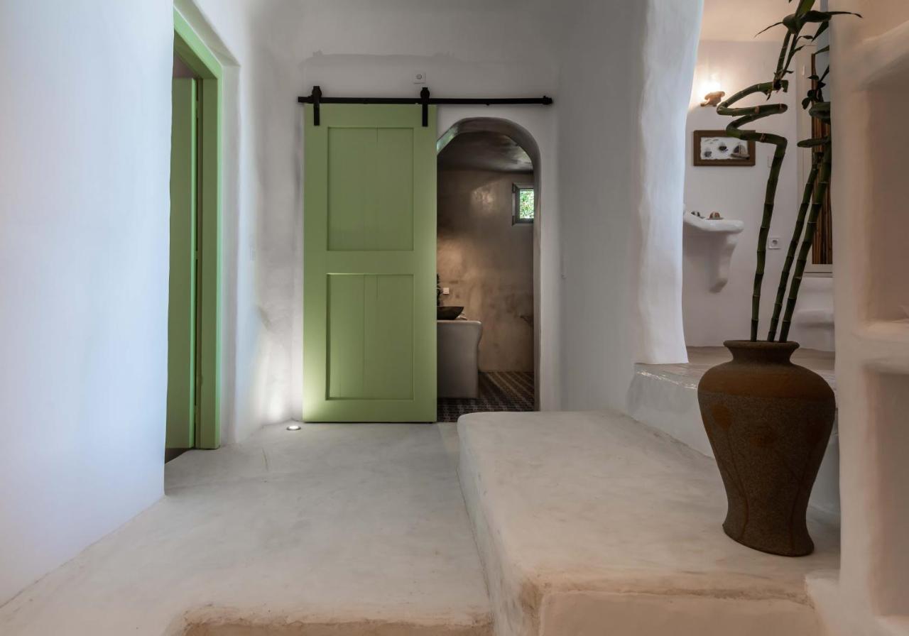 Petra Residence Mini Pool Spa Adamantas  Bagian luar foto
