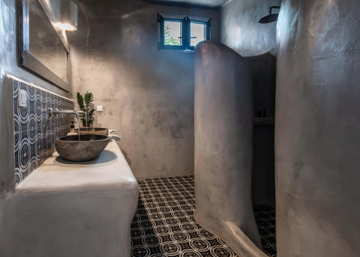 Petra Residence Mini Pool Spa Adamantas  Bagian luar foto