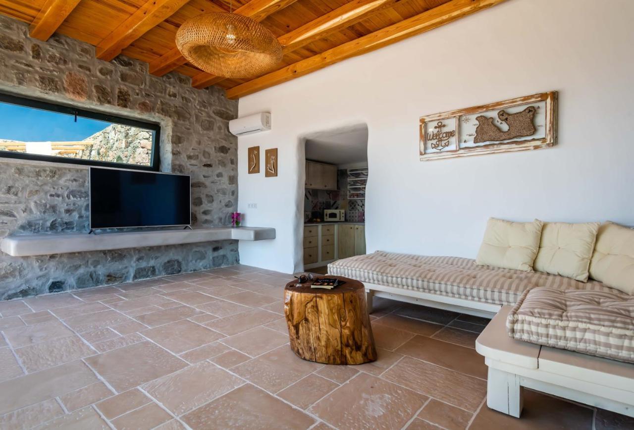 Petra Residence Mini Pool Spa Adamantas  Bagian luar foto
