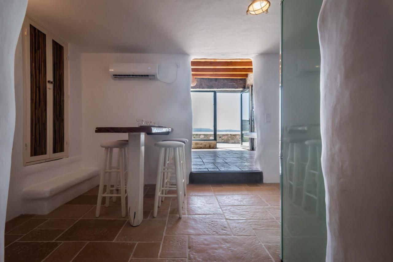 Petra Residence Mini Pool Spa Adamantas  Bagian luar foto