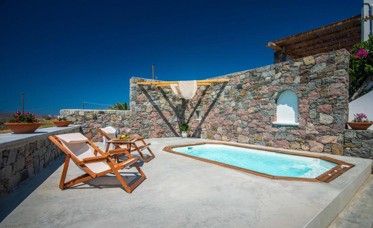 Petra Residence Mini Pool Spa Adamantas  Bagian luar foto