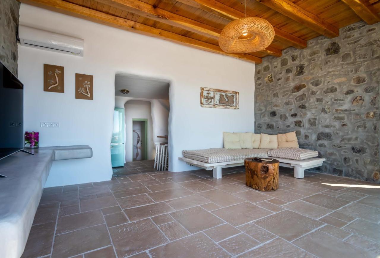 Petra Residence Mini Pool Spa Adamantas  Bagian luar foto